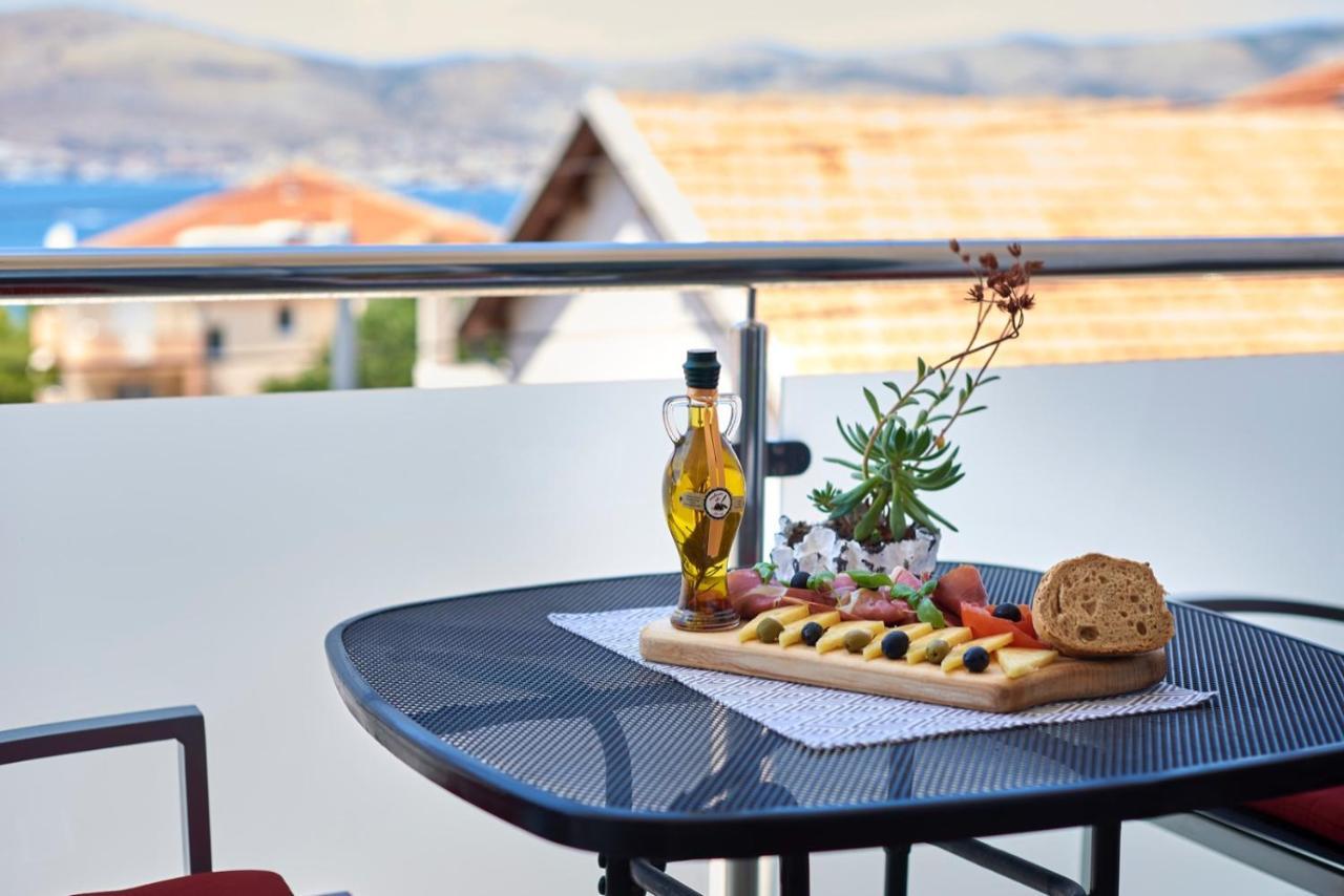 Apartments Marija Trogir Exterior photo